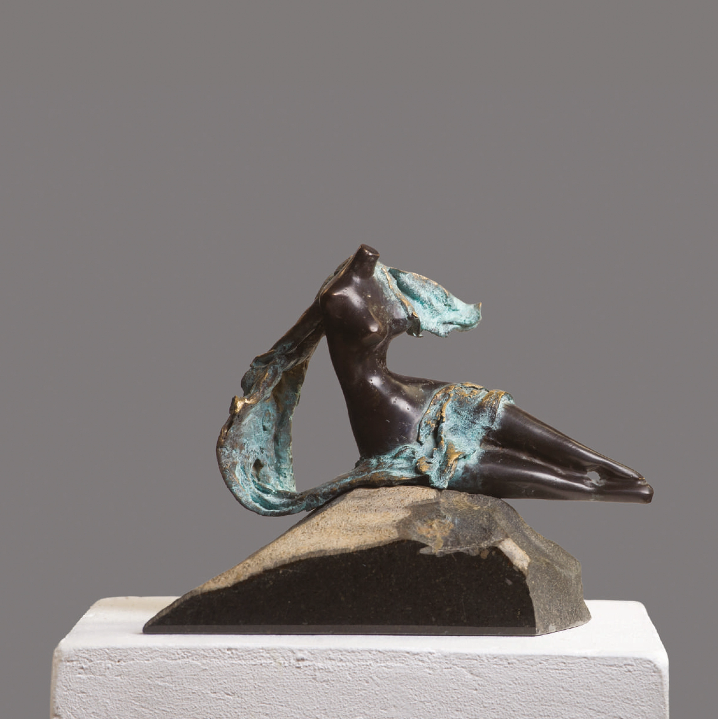 ana-rus-nud-cu-draperie